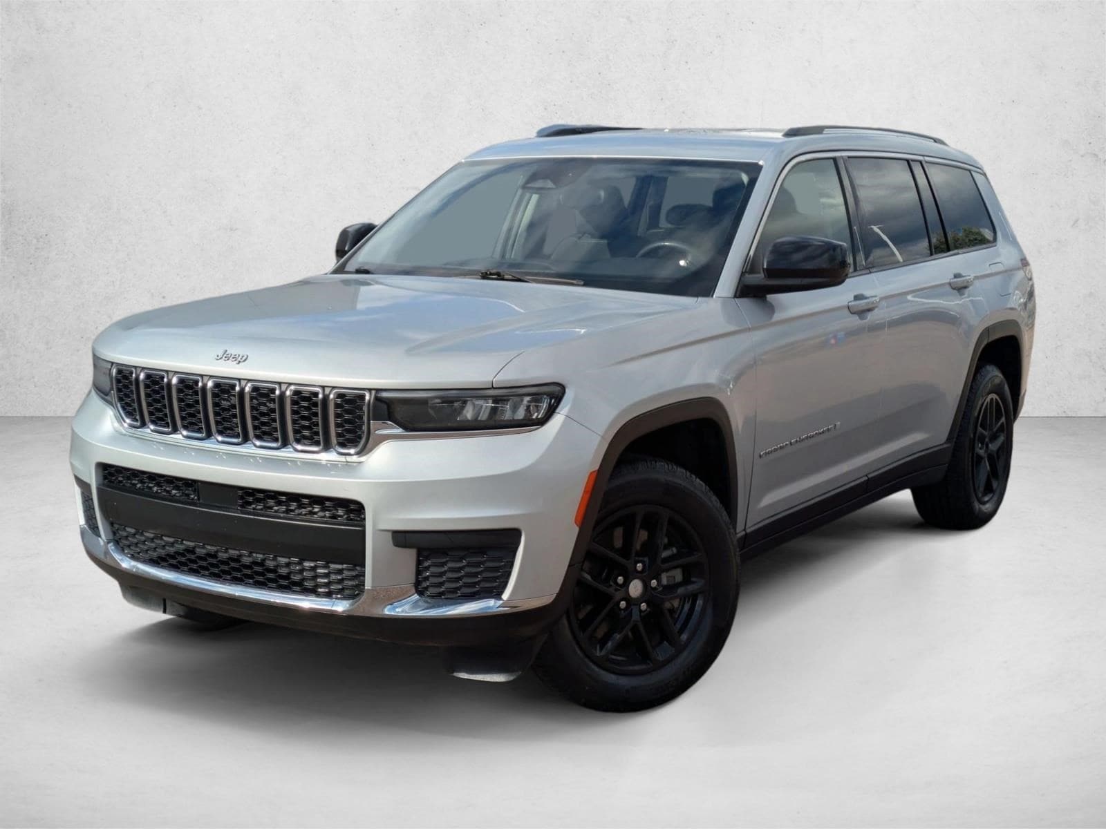 2023 Jeep Grand Cherokee L Laredo's photo