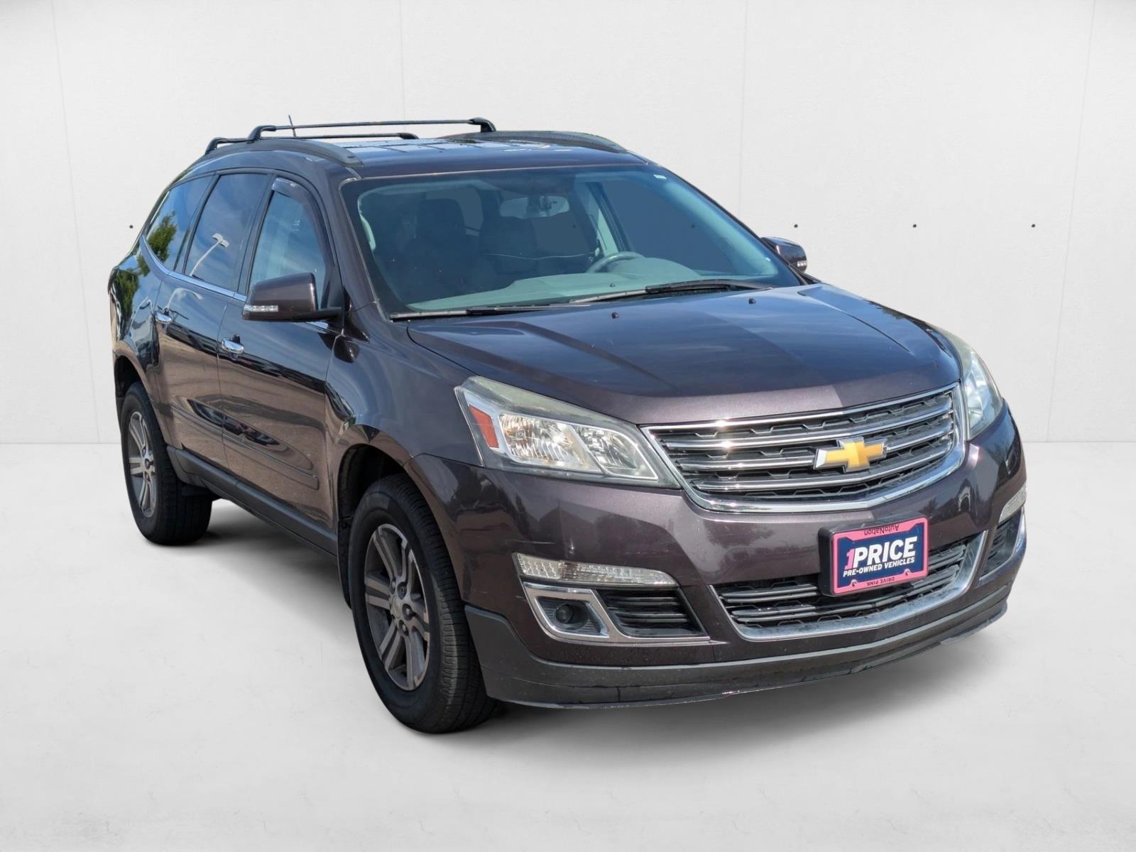 2015 Chevrolet Traverse 1LT photo 3