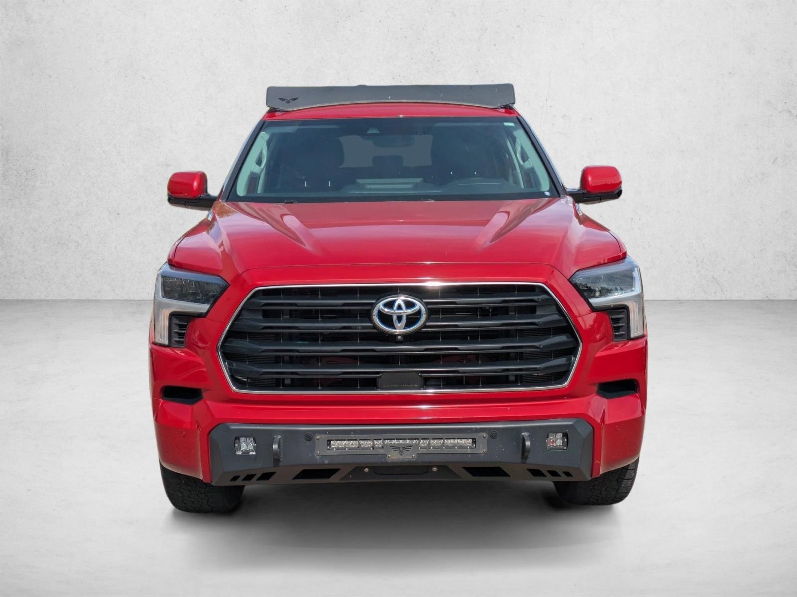 2023 Toyota Sequoia SR5 photo 2