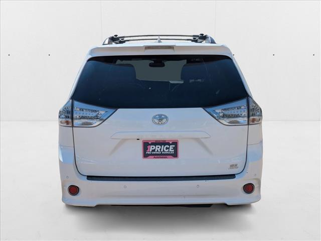 2019 Toyota Sienna SE photo 4