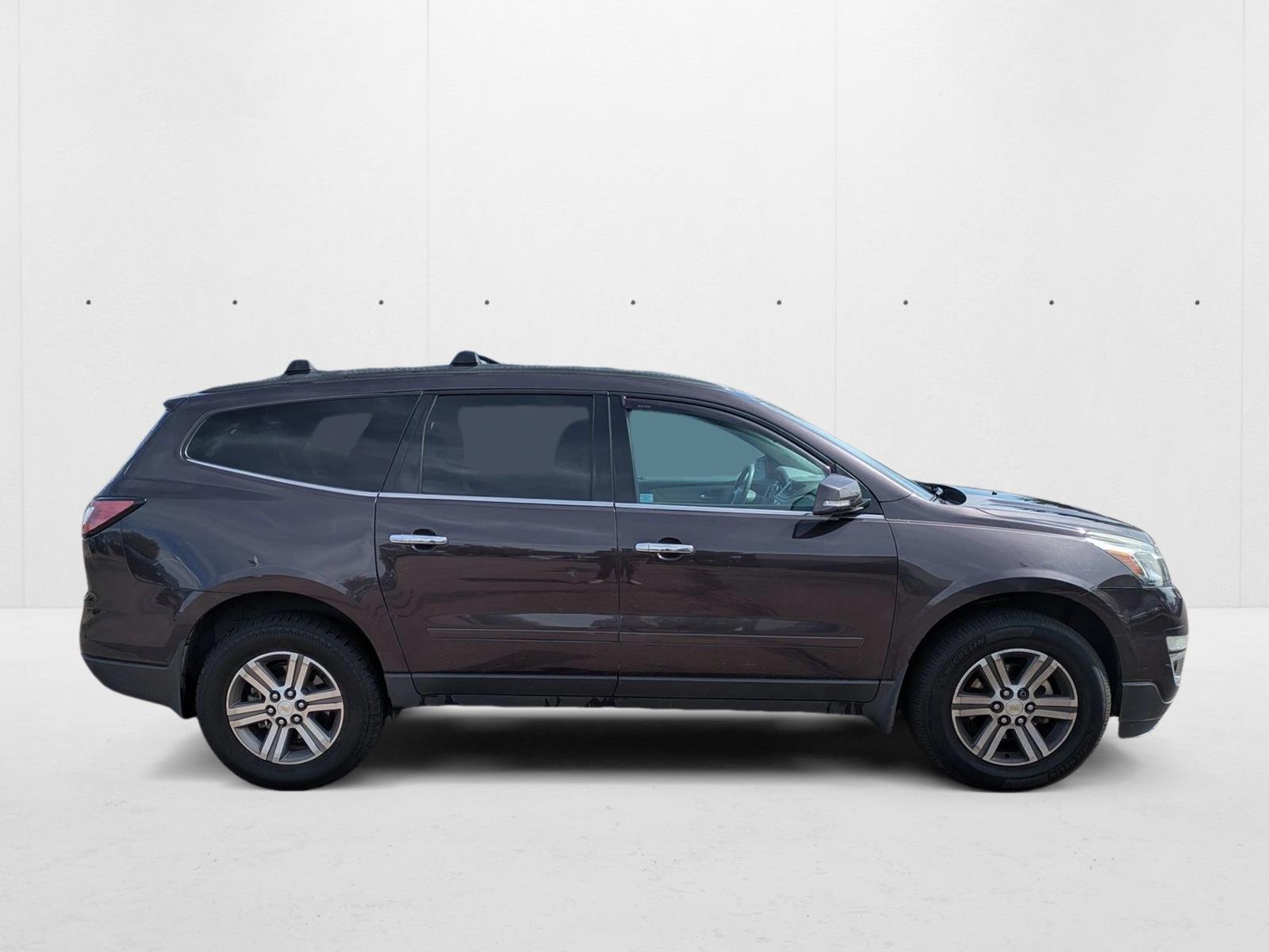 2015 Chevrolet Traverse 1LT photo 4