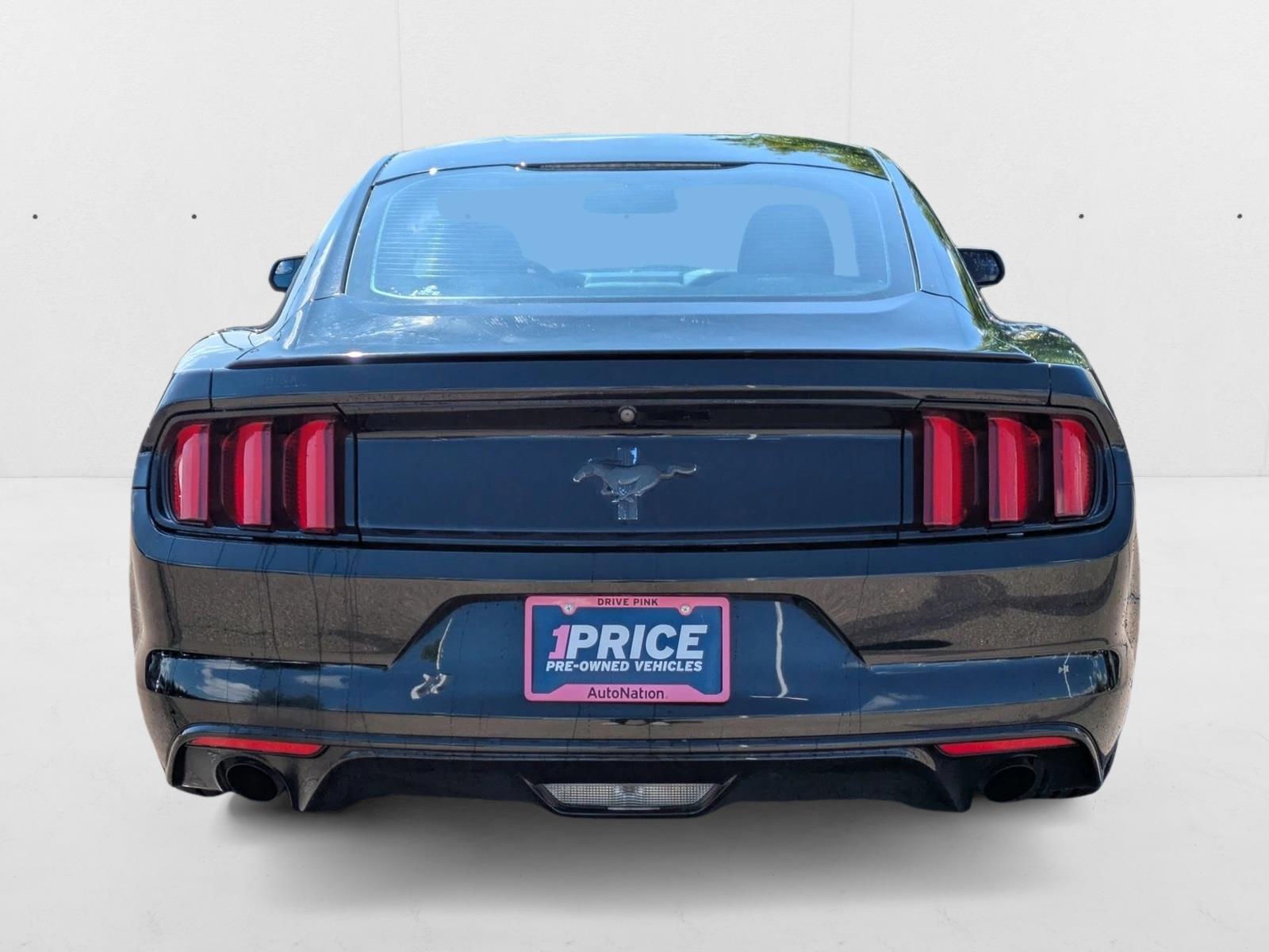 2016 Ford Mustang V6 photo 4