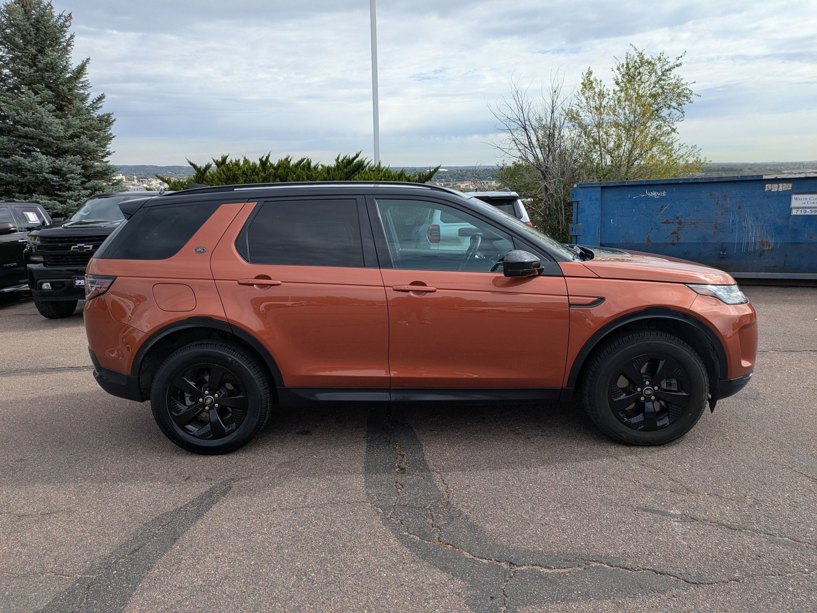 2020 Land Rover Discovery Sport S photo 3