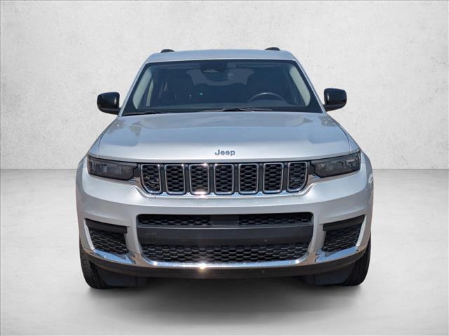 2023 Jeep Grand Cherokee Laredo photo 2