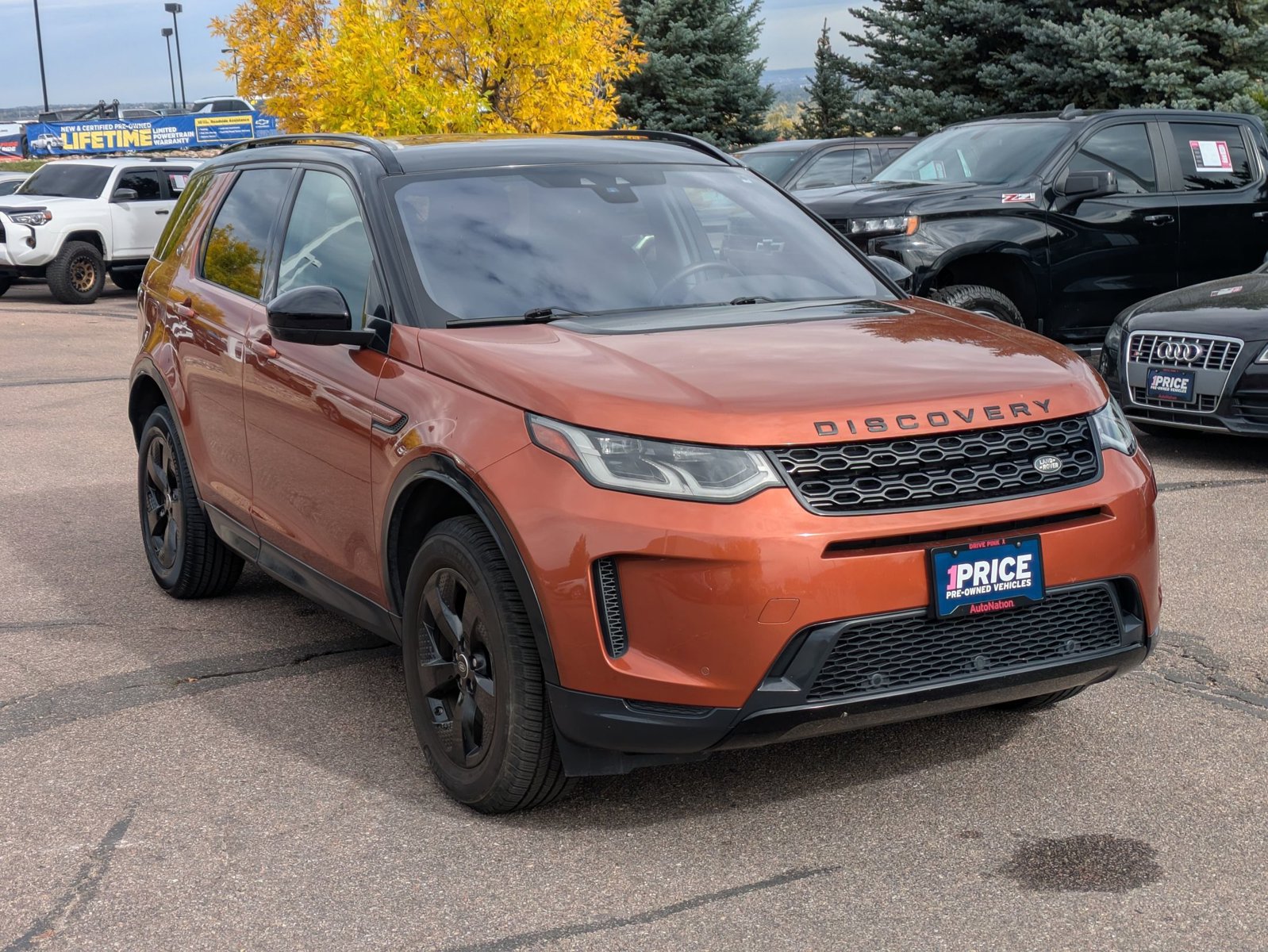 2020 Land Rover Discovery Sport S photo 2