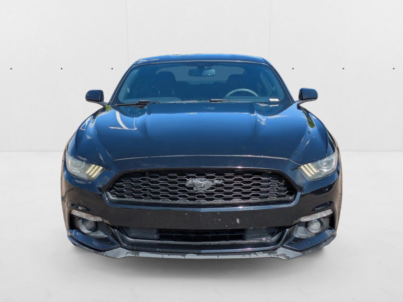 2016 Ford Mustang V6 photo 2