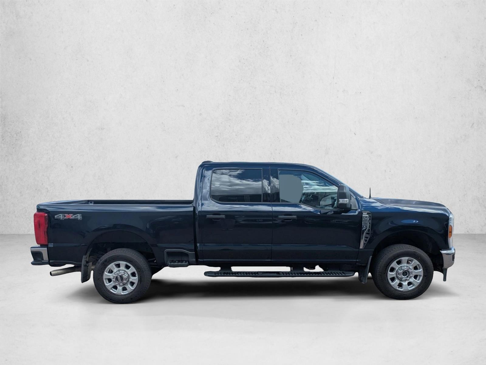 2024 Ford F-250 XLT photo 4