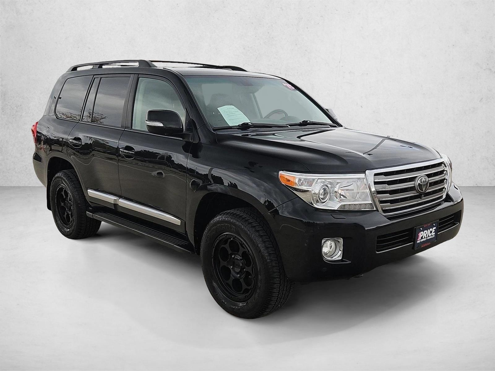 2015 Toyota Land Cruiser photo 3