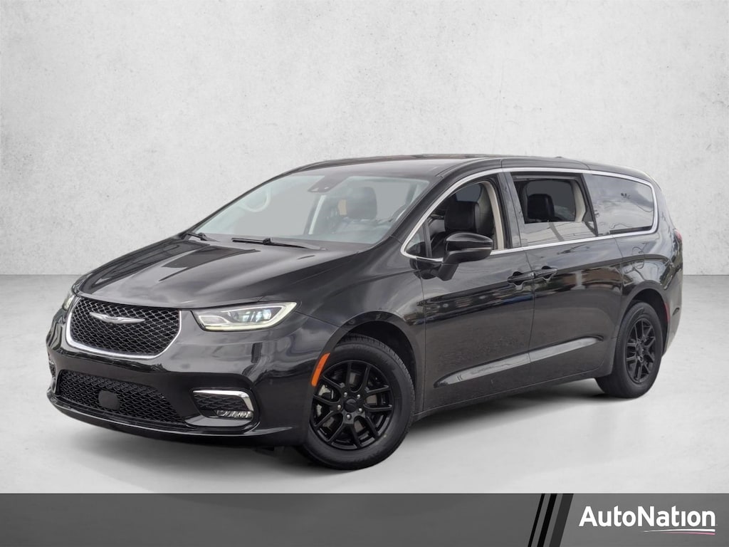 Used 2023 Chrysler Pacifica Touring L Van Passenger Van