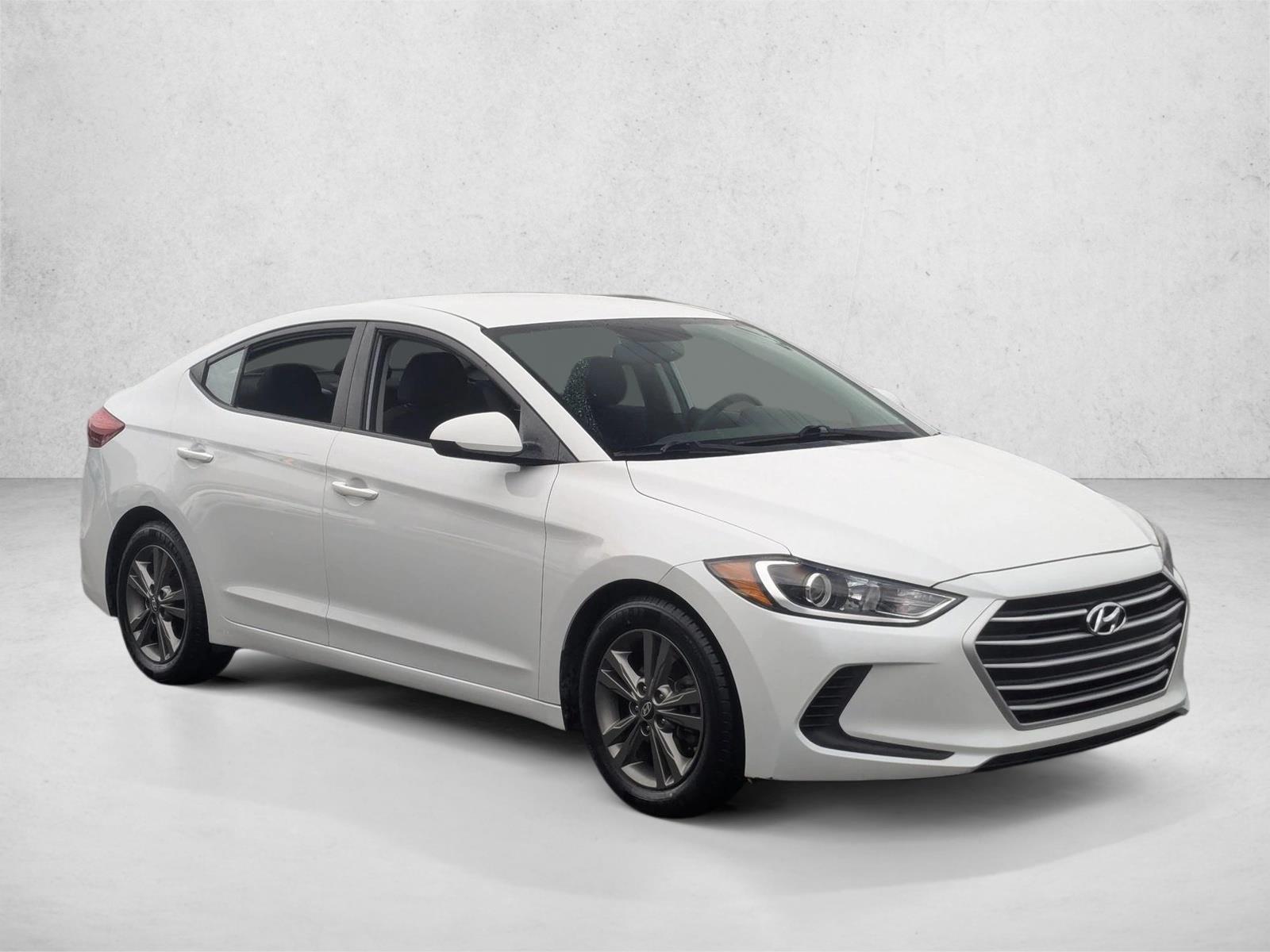 2018 Hyundai Elantra SEL photo 2