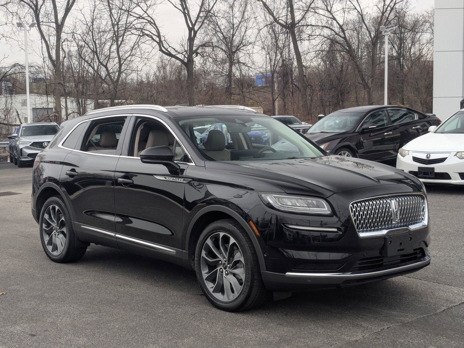 2022 Lincoln Nautilus Reserve photo 3