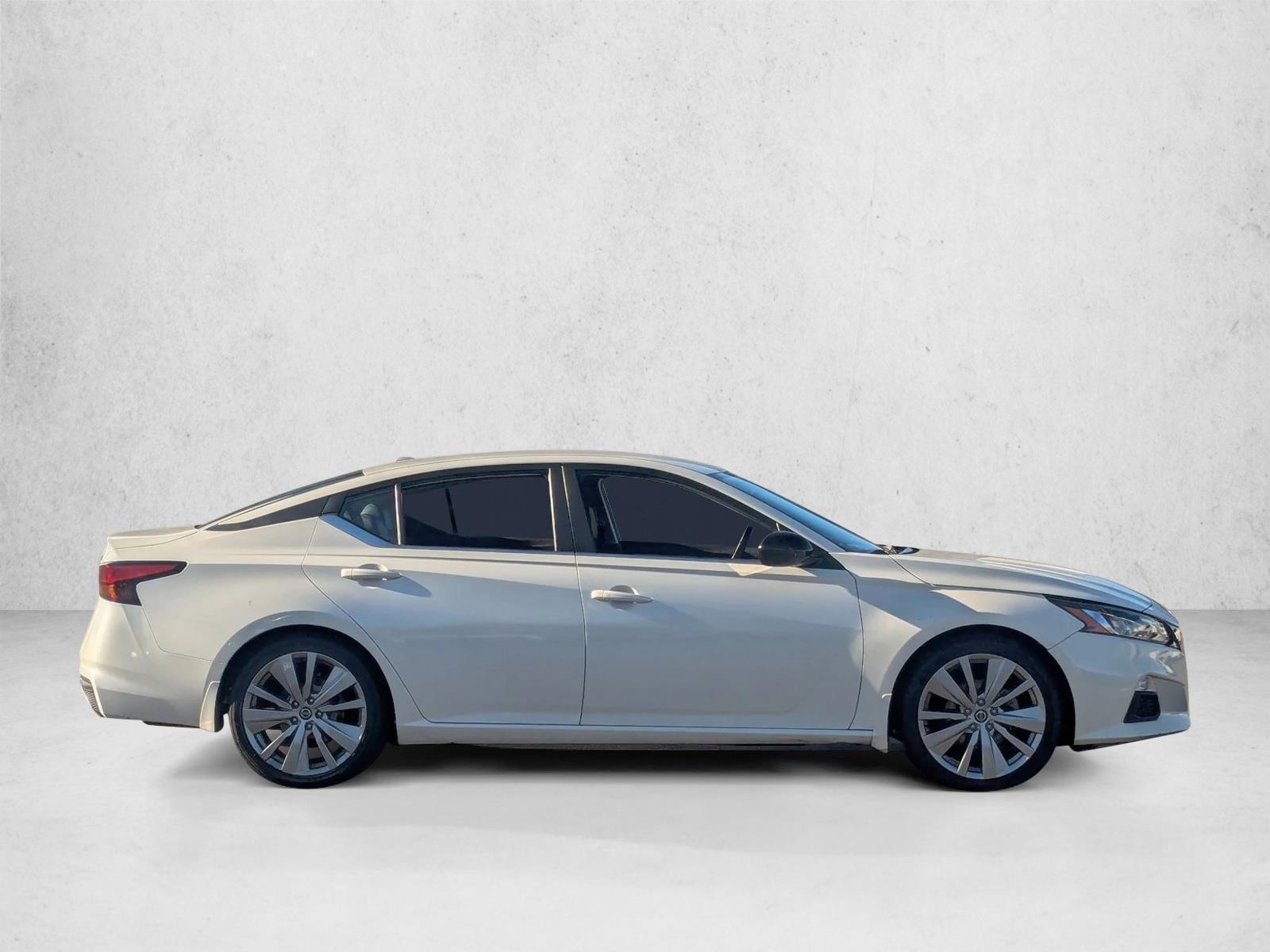 2022 Nissan Altima 2.5 SR photo 4