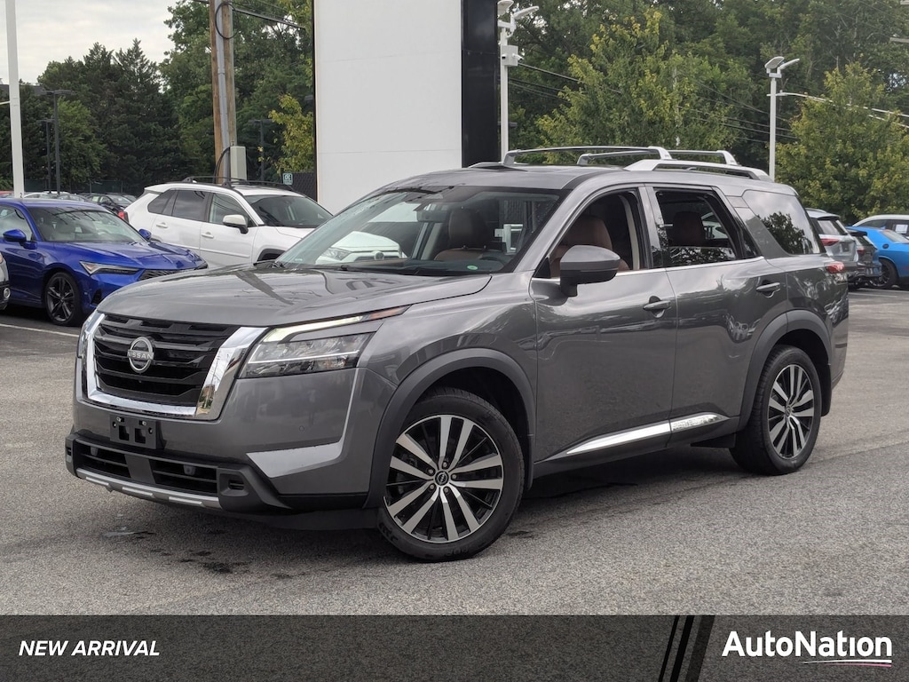 Used 2023 Nissan Pathfinder Platinum SUV