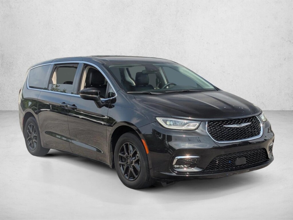 Used 2023 Chrysler Pacifica Touring L Van Passenger Van