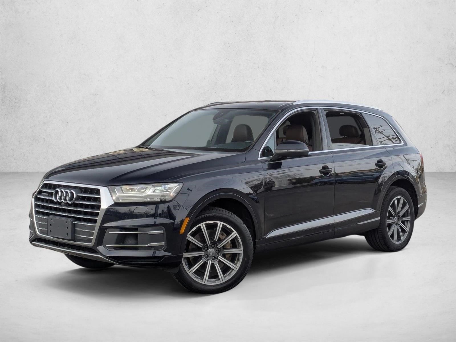 2017 Audi Q7 Premium Plus's photo