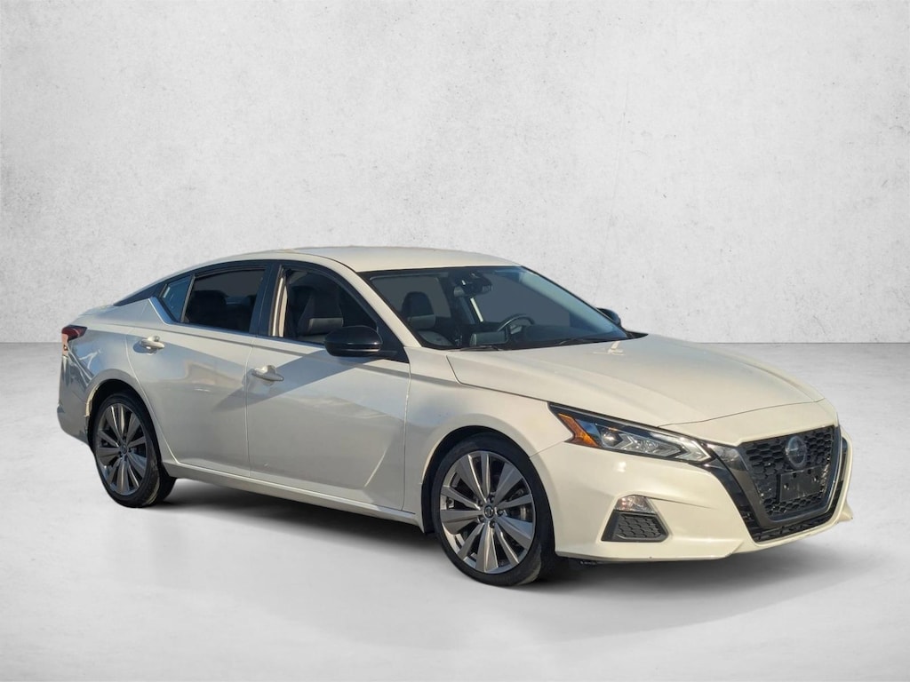 Used 2022 Nissan Altima 2.5 SR Sedan