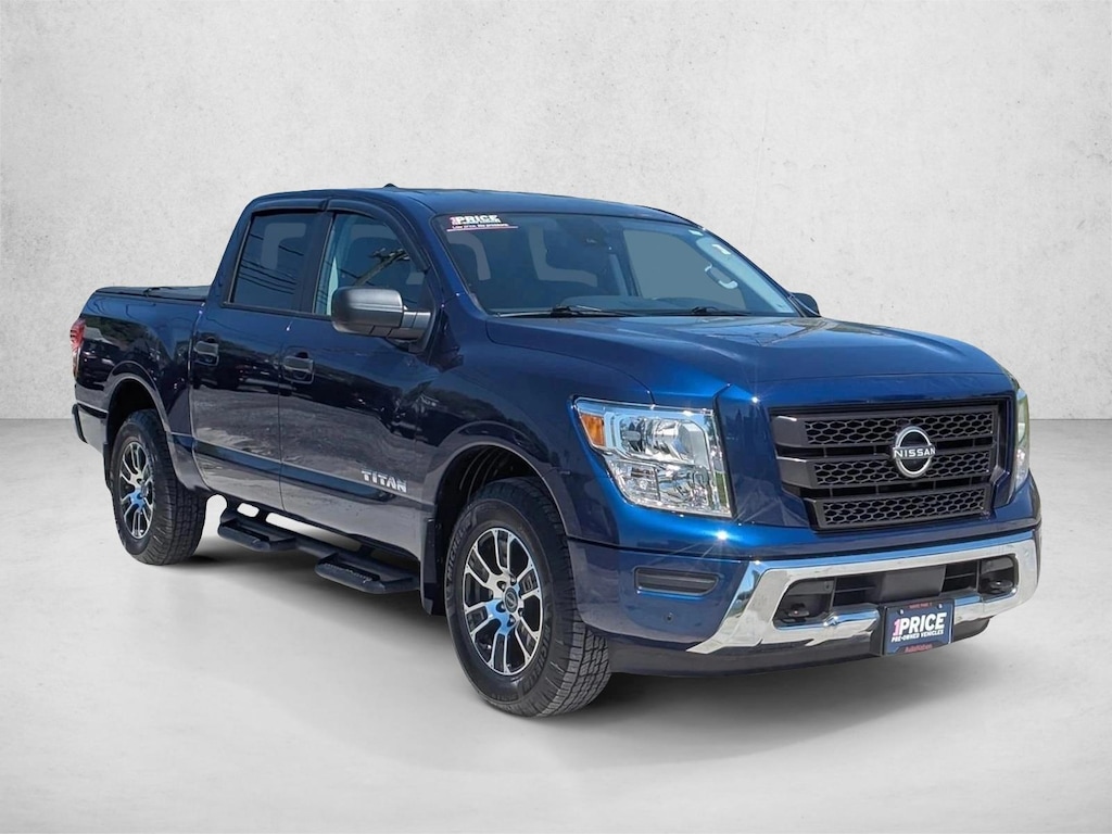 Used 2024 Nissan Titan SV Truck Crew Cab