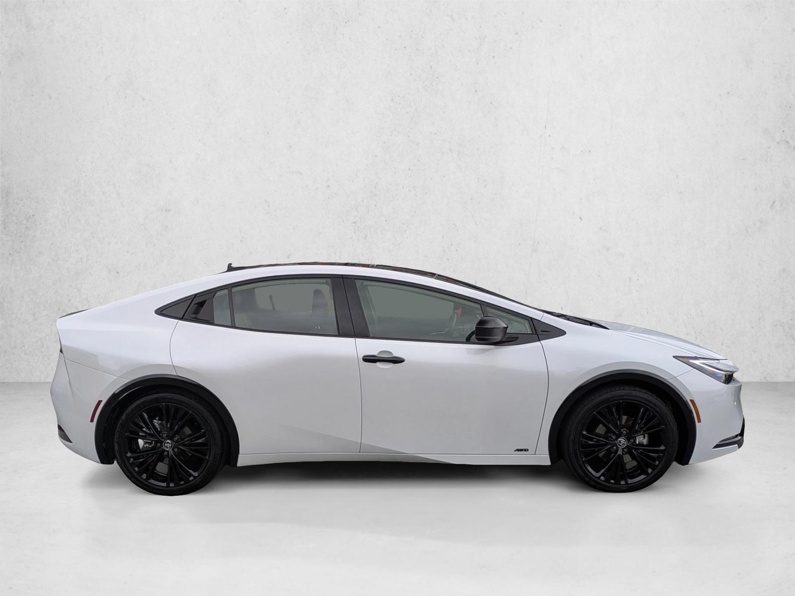 2025 Toyota Prius photo 4