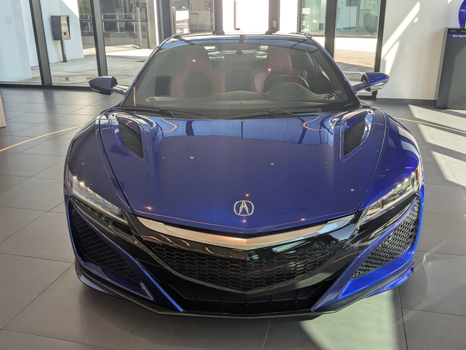 2017 Acura NSX photo 2
