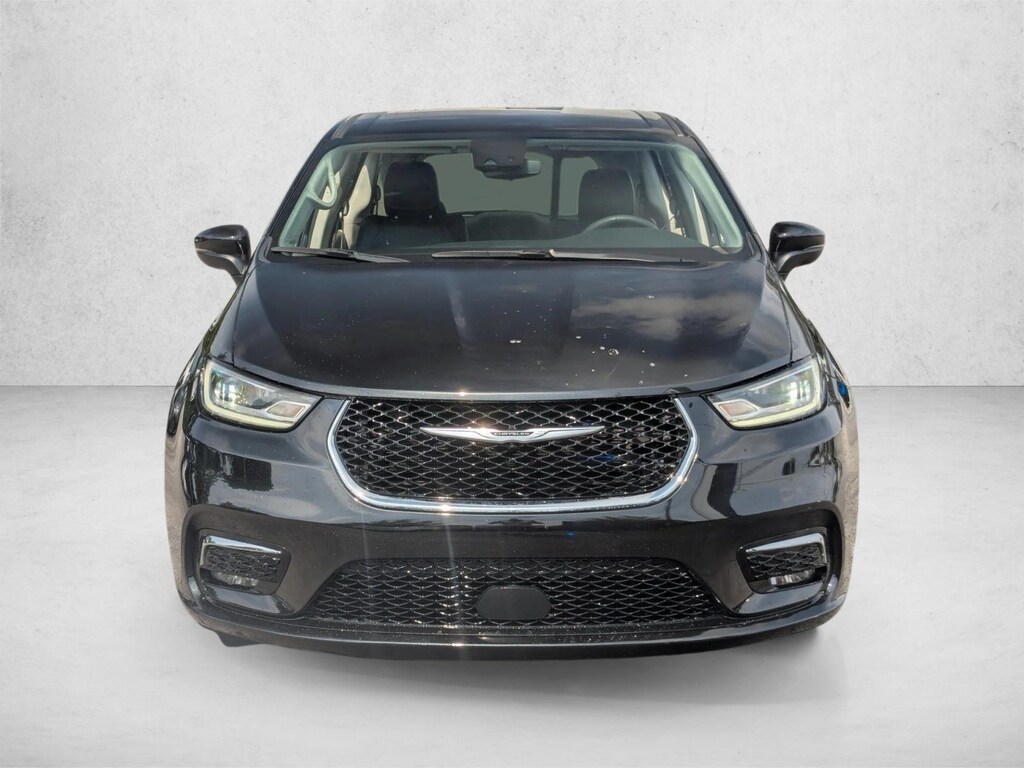 Used 2023 Chrysler Pacifica Touring L Van Passenger Van