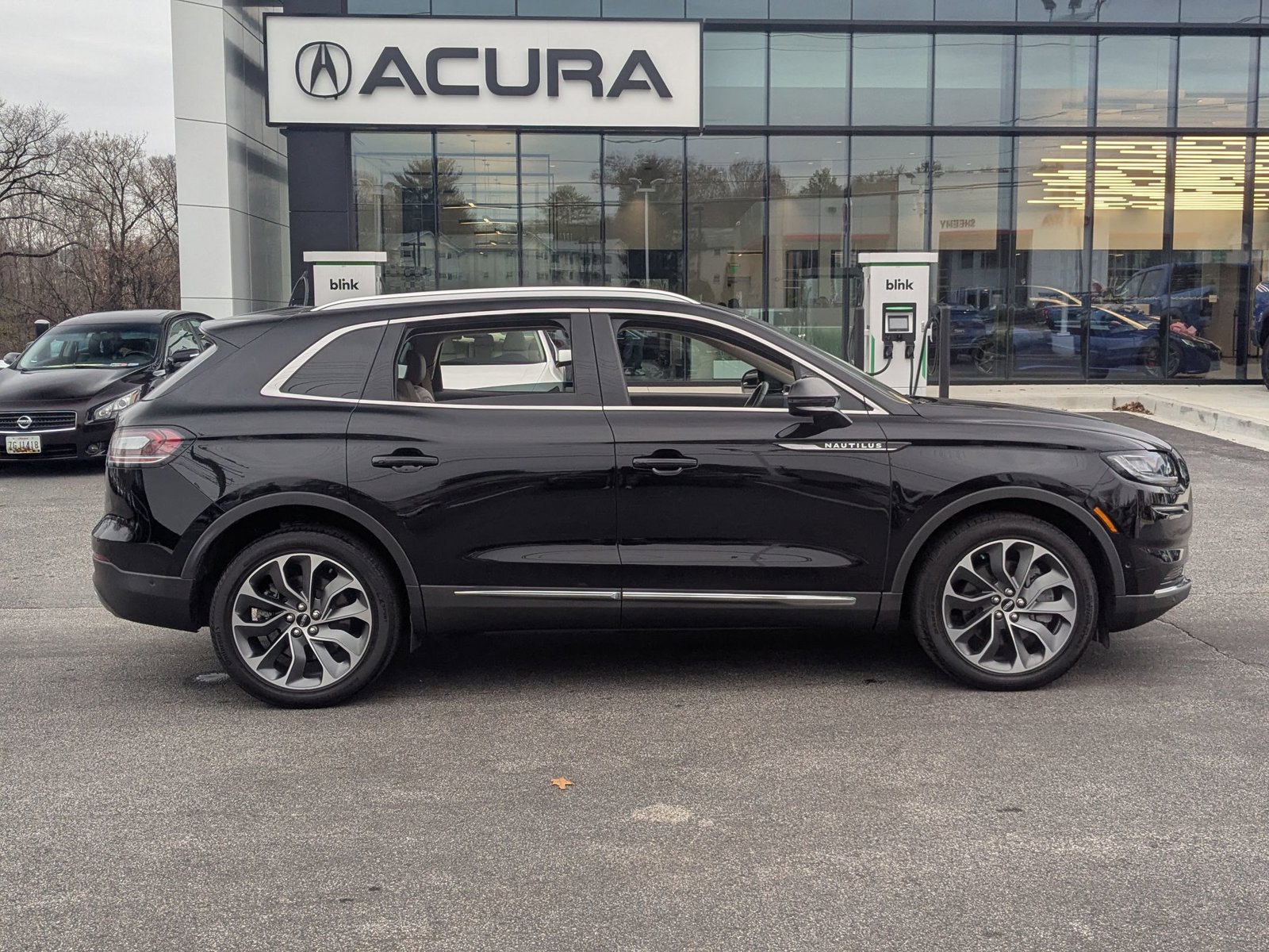 2022 Lincoln Nautilus Reserve photo 4