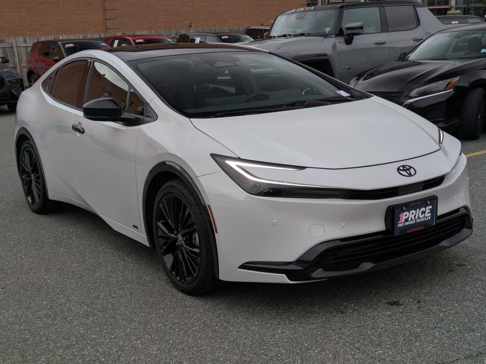 2025 Toyota Prius photo 3