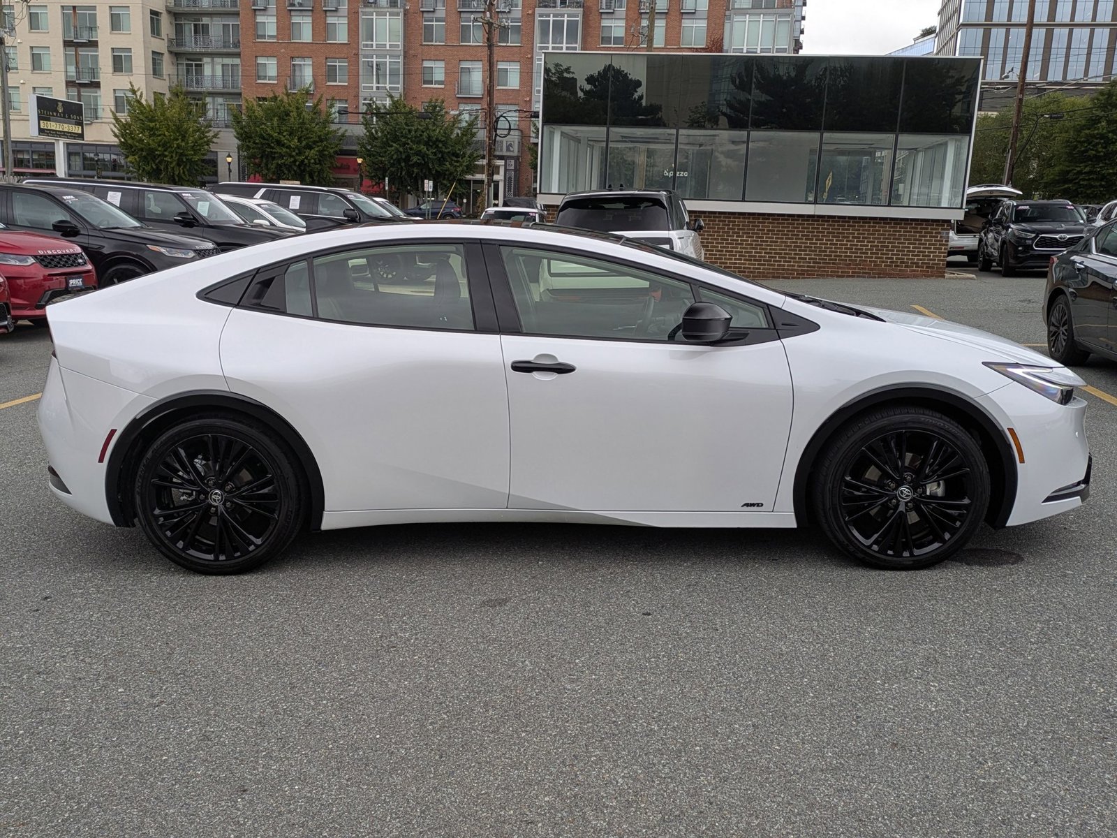 2025 Toyota Prius photo 4