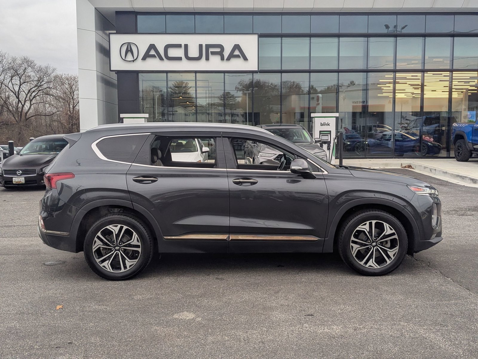 2020 Hyundai Santa Fe Limited 2.0T photo 4