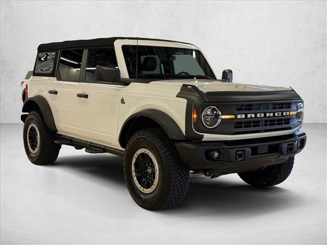 2022 Ford Bronco Black Diamond photo 3