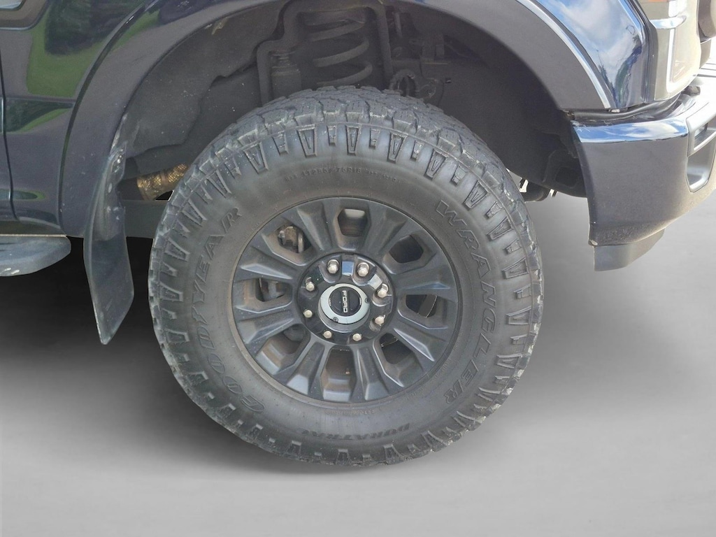 Used 2022 Ford F-250 LARIAT Truck Crew Cab