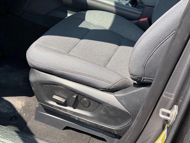 2025 Ford Explorer photo 3