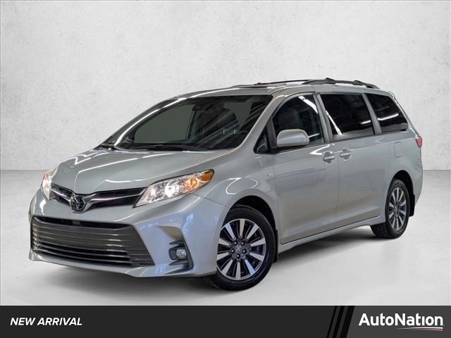 2020 Toyota Sienna XLE Premium's photo