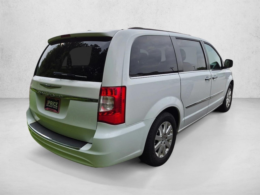 Used 2016 Chrysler Town & Country Touring Van LWB Passenger Van