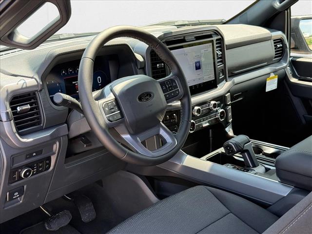 2025 Ford F-150 XLT photo 3