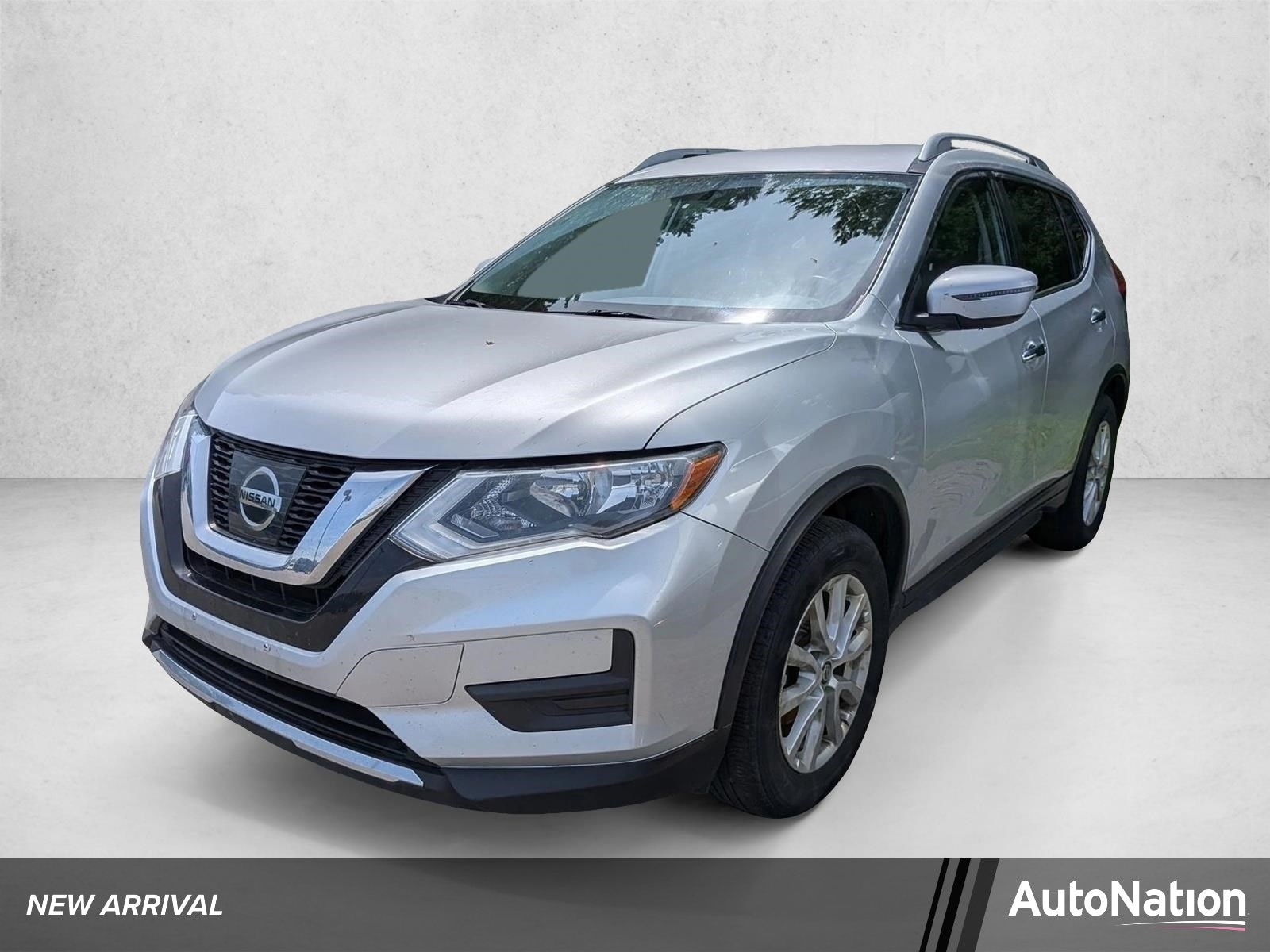 2017 Nissan Rogue SV FWD's photo
