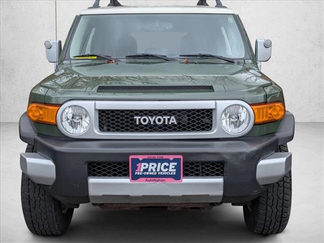 2013 Toyota FJ Cruiser Base photo 2