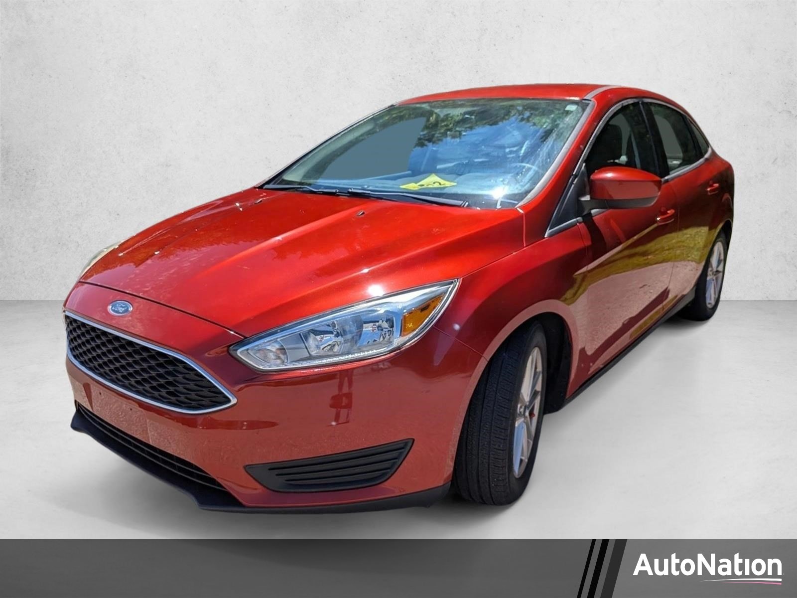 2018 Ford Focus Sedan SE's photo
