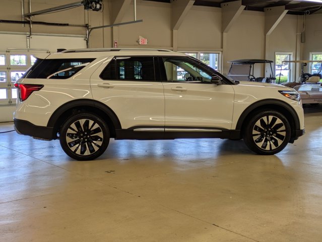 2025 Ford Explorer Platinum photo 4