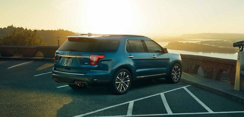 2018 Ford Explorer Blue 2018 Ford Explorer rear 3/4 view