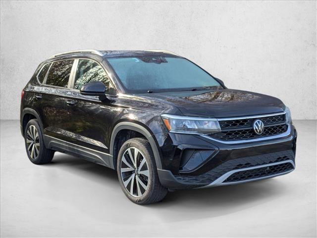 2024 Volkswagen Taos SE photo 3