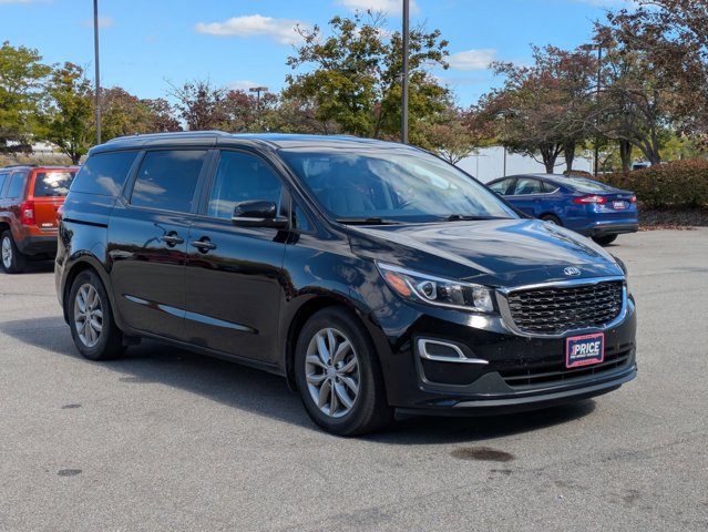 2019 Kia Sedona EX photo 2
