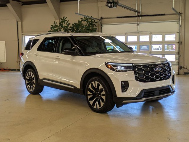 2025 Ford Explorer Platinum photo 3