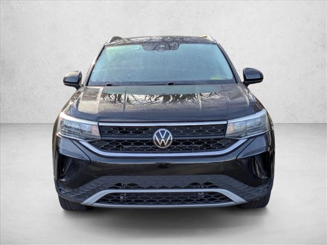 2024 Volkswagen Taos SE photo 2