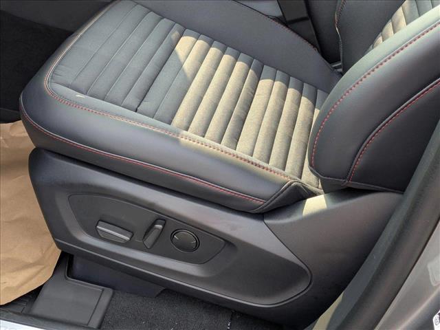 2025 Ford Explorer ST-Line photo 3