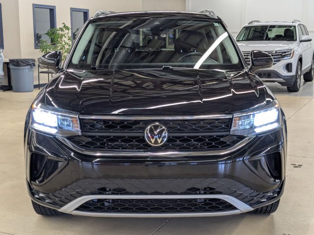 2024 Volkswagen Taos SE photo 2