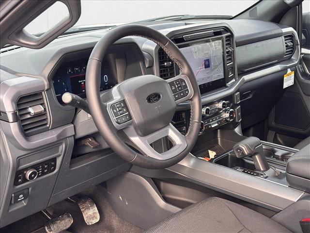 2025 Ford F-150 XLT photo 3