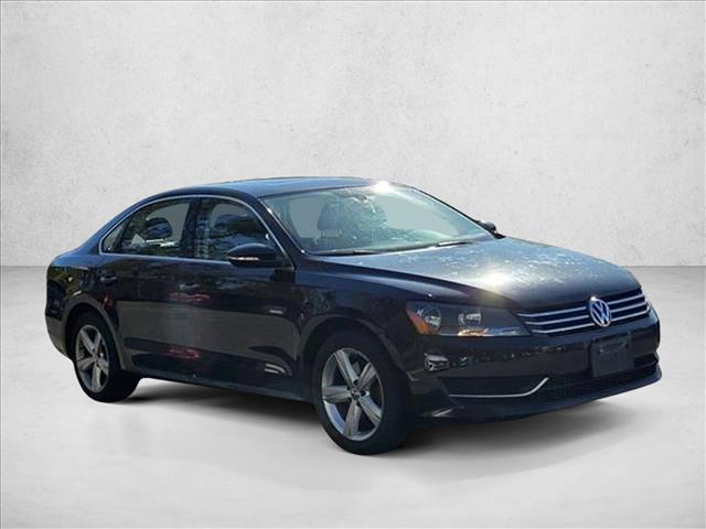 2012 Volkswagen Passat SE photo 3