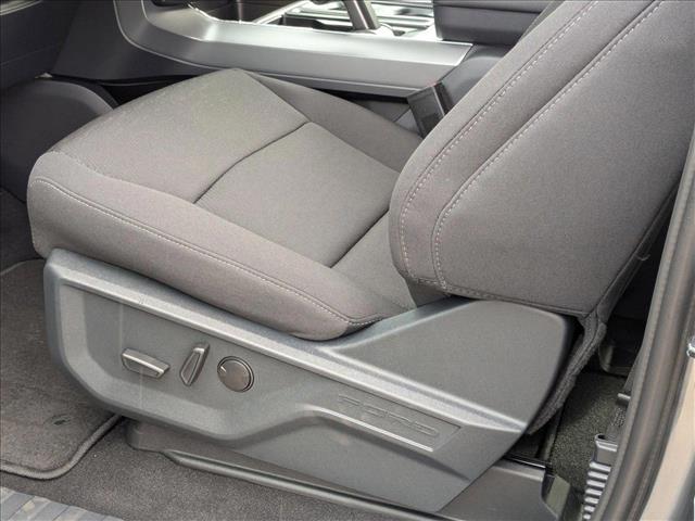 2025 Ford F-150 XLT photo 4