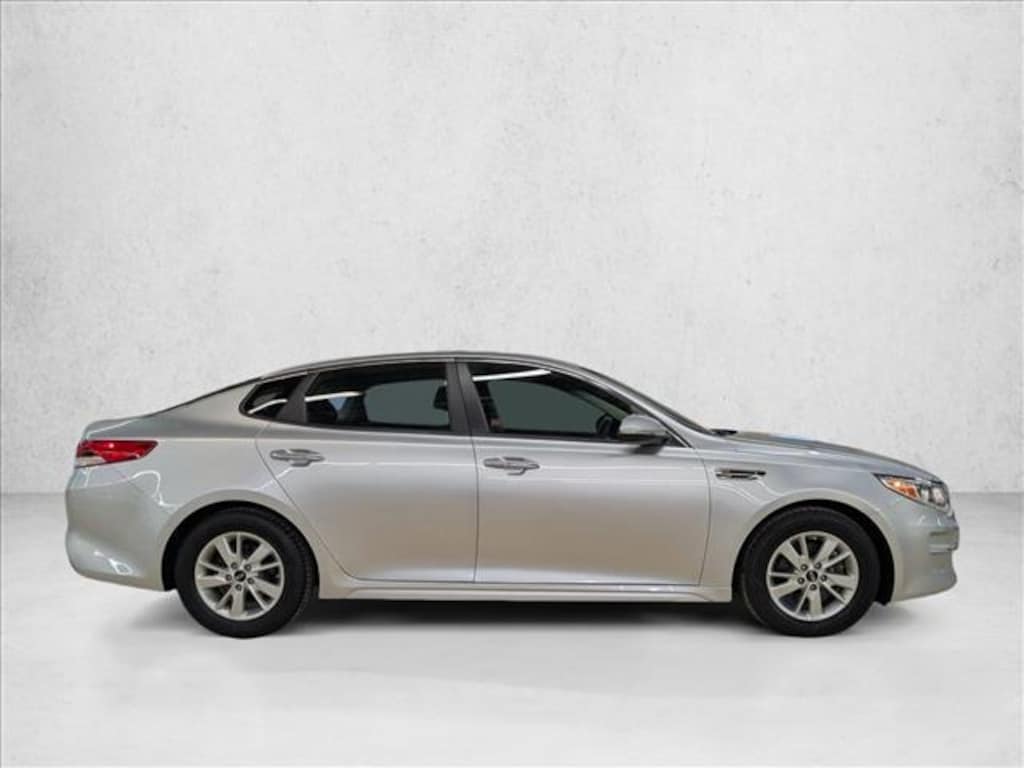 Used 2018 Kia Optima LX Sedan