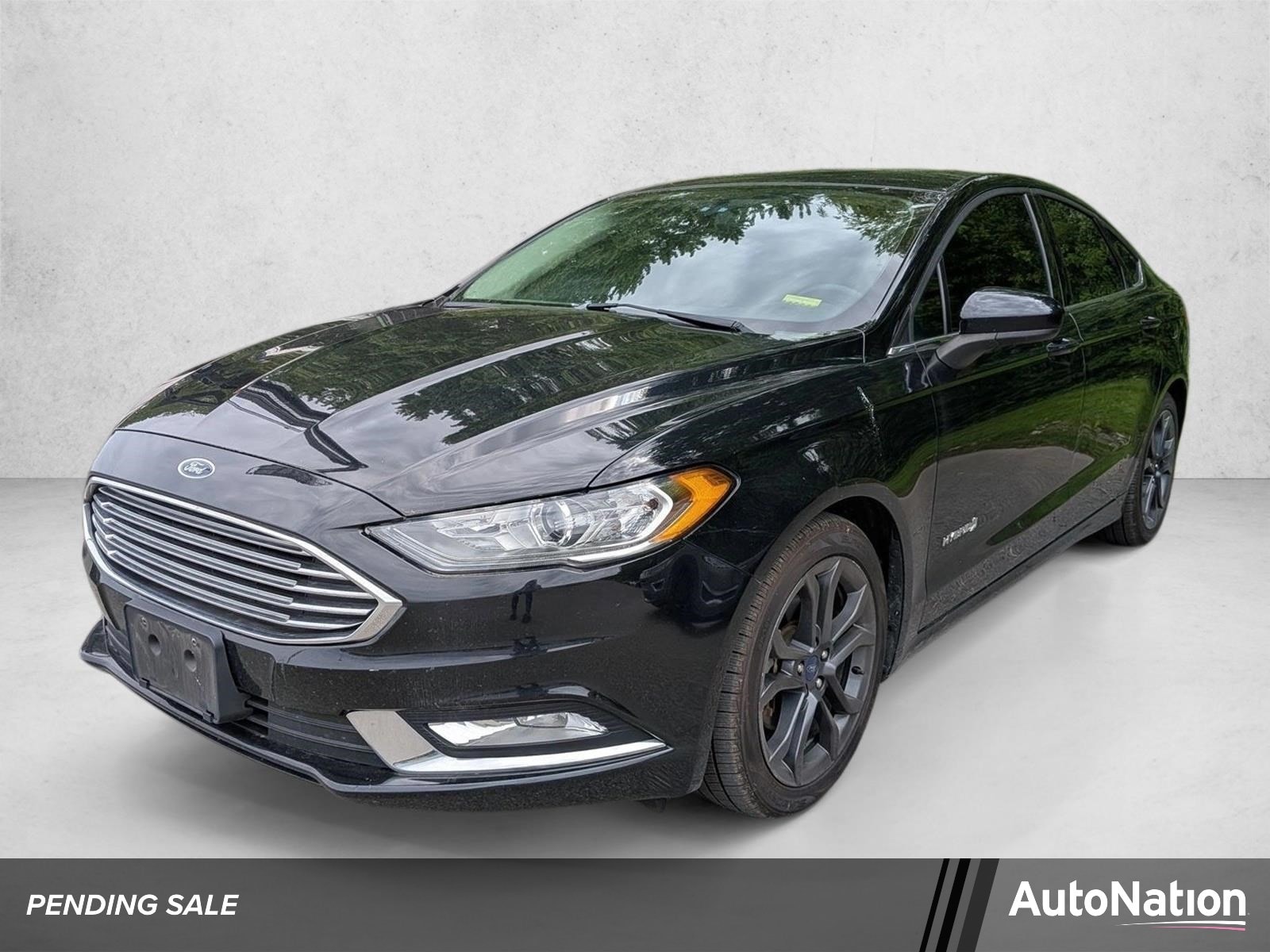 2018 Ford Fusion SE's photo